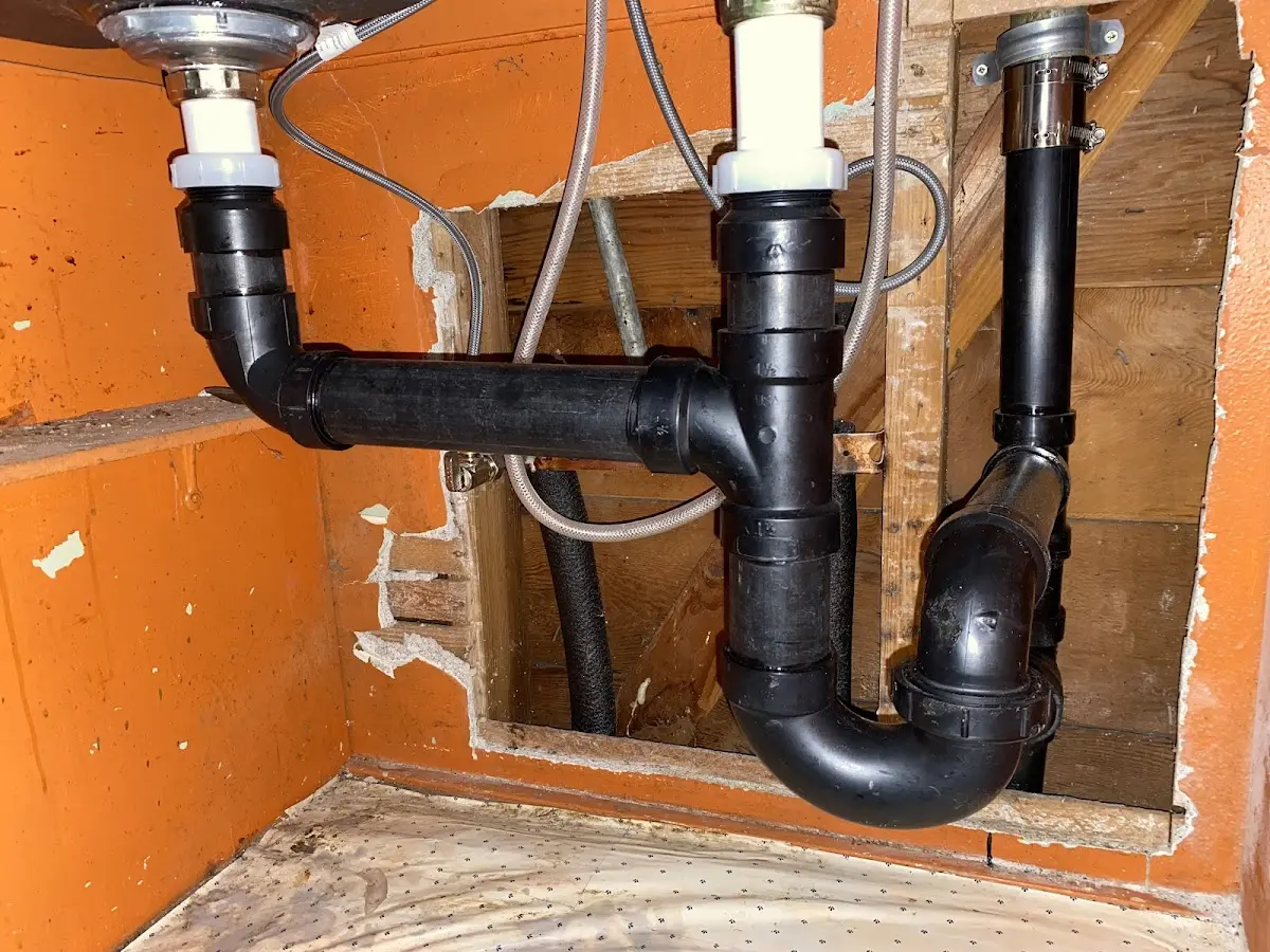 Professional Pipe Bursting equipment and tools on the job in Knox